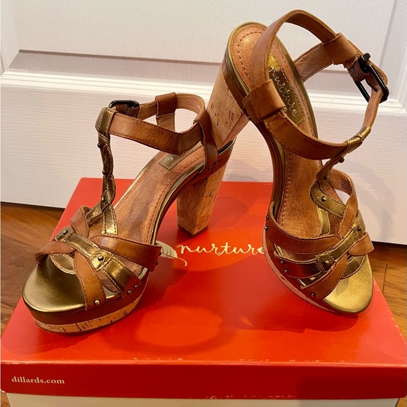 Dillards Shoes Nurture Metallic Gold And Luggage Brown Cork T Strap
